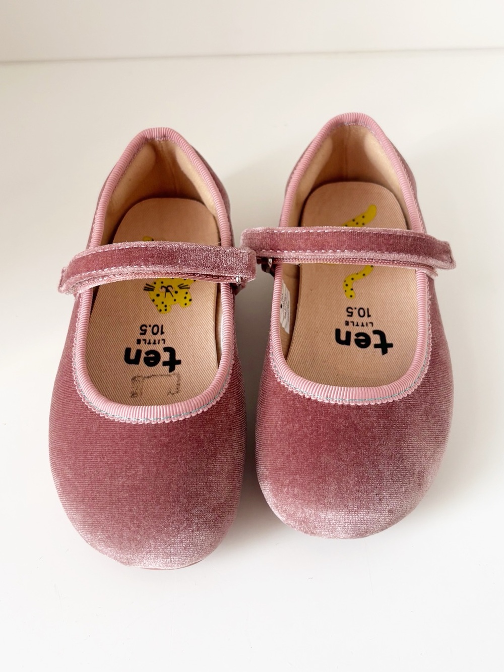 Girls Dusty Rose Velvet Mary Jane Dress Shoes with Adjustable Strap - Size 10.5